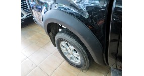 ỐP CUA BÁNH FORD RANGER