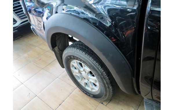 ỐP CUA BÁNH FORD RANGER