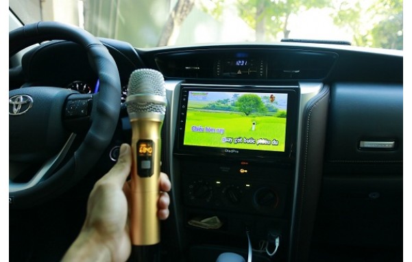ĐỘ KARAOKE TRÊN Ô TÔ XU HƯỚNG GIẢI TRÍ HOT NHẤT HIỆN NAY