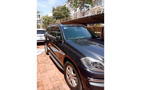 NẸP VIỀN CHÂN KÍNH XE INNOVA