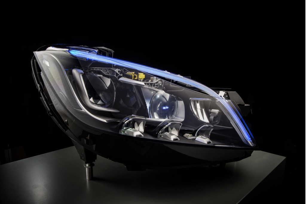 den-mercedes-s-class-do-maybach-can-trang-bi-ngay