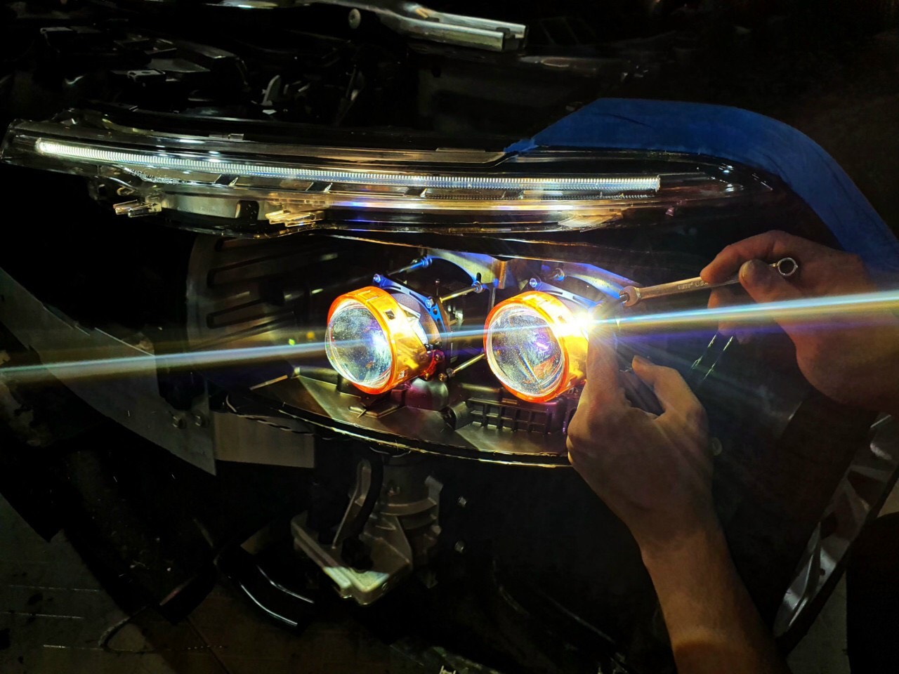 dich-vu-do-den-tang-sang-cho-o-to-noithatotosaigon