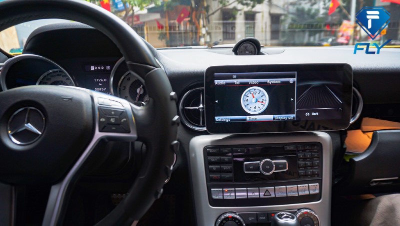 man-hinh-android-mercedes-slk